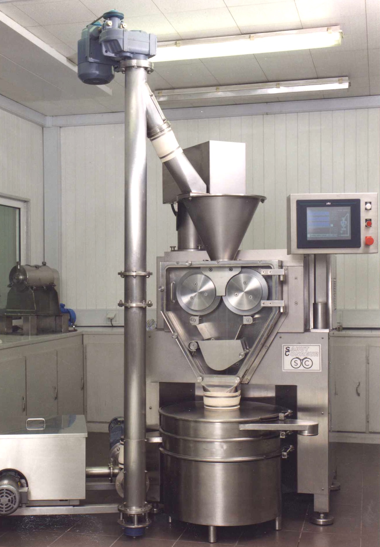 SAHUTCONREUR Integrated system for laboratory process